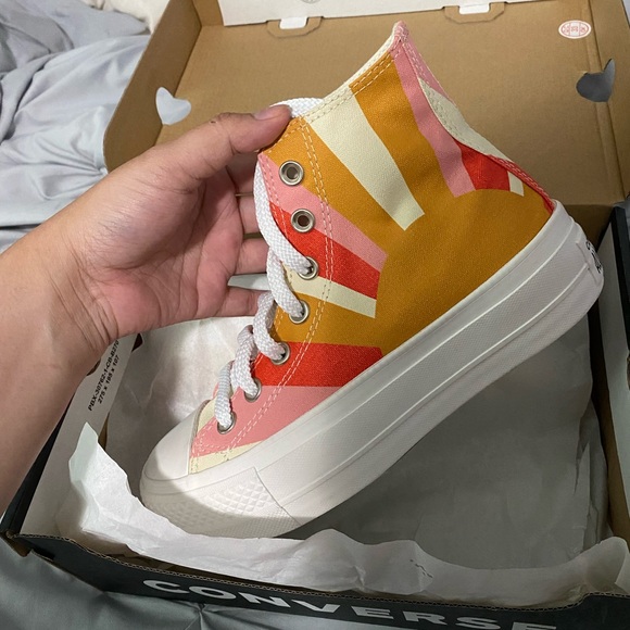 SOLD Summer spirit women’s converse - Picture 2 of 4